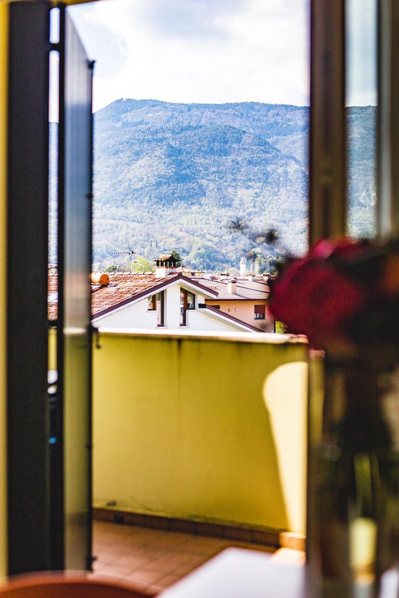 Appartamento Borgo Peschiere มาเนียโก ภายนอก รูปภาพ